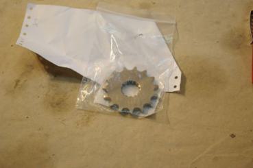 Sachs ZX125 ZZ125 09-12  4Takt Kettenritzel vorne sprocket front 15 Zähne NEU