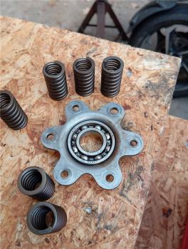 Sym Husky125 Husky 125 N01 N125A-6 Kupplung Korb aussen und innen ohne Reibscheiben und Stahlscheiben