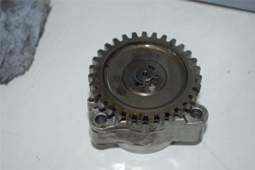 Suzuki GSX550 EU GN71D Ölpumpe oil pump