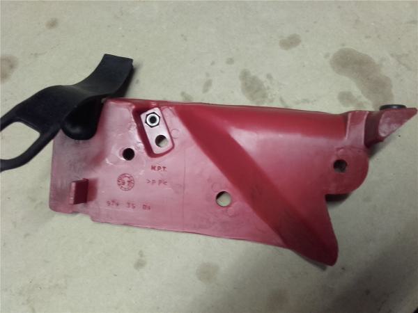 Sachs ZX125 ZZ125 -2004 Lampenmaskenhalter rot Halter rechts Frontmaske Scheinwerfermaske Verkleidung vorne