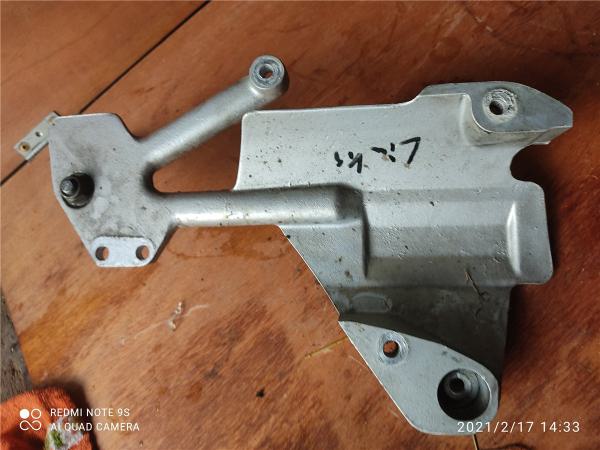 Sachs Roadster800 B-805 Rastenhalter Fussrastenträger links