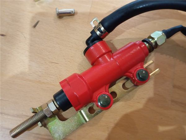 Sachs Madass50 Madass125 Bremszylinder hinten Bremspumpe rot brake master cylinder rear