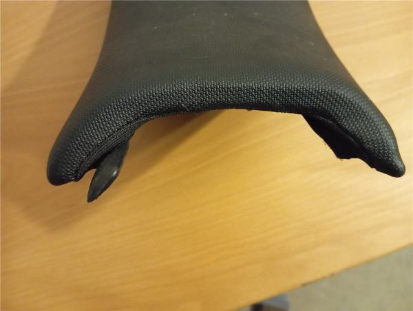 Beta Alp200 Alp125 2008-2025 Sitzbank Sitzkissen defekt eine haltenase fehlt seat