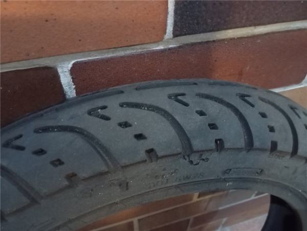 Reifen DURO TubeType 90/90-16 für Madass50 DOT 1004 Baujahr 2004 sehr alt