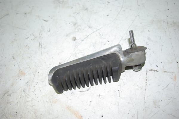 Suzuki GSX550 EU GN71D Fussrasten rechts right foot pegs